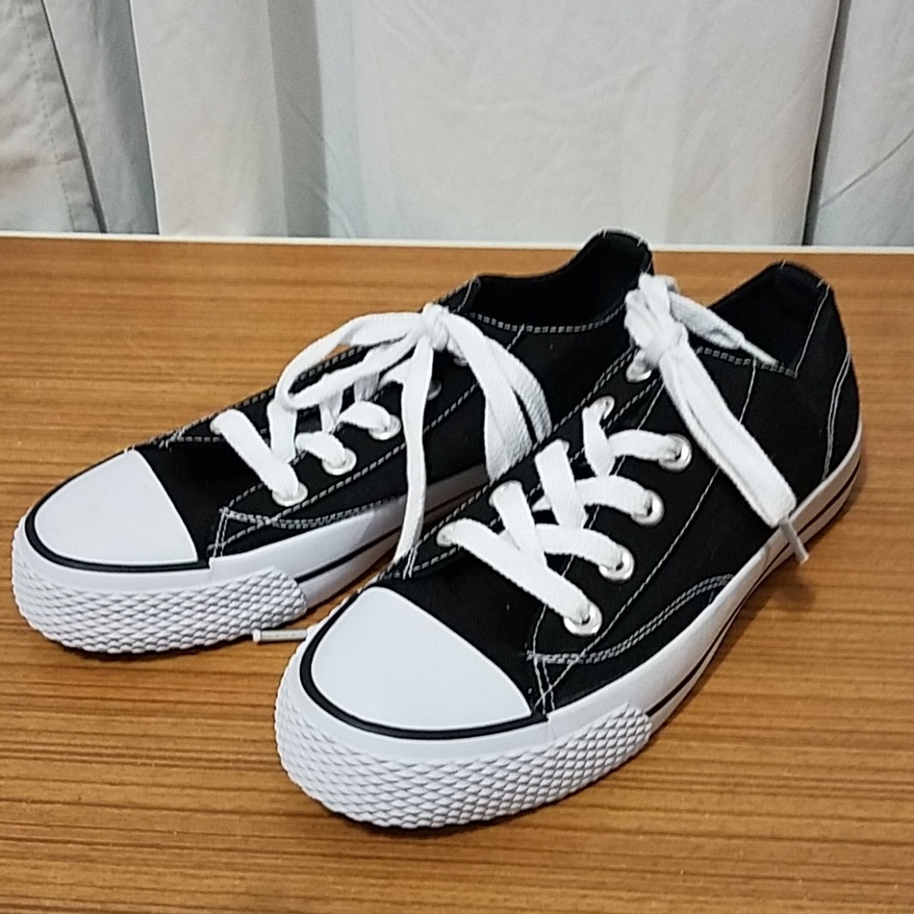 Airwalk shoes 6.5 female